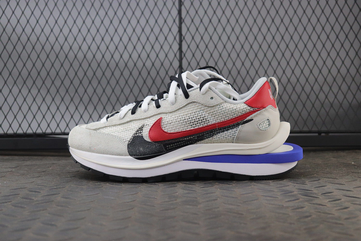 나이키 X 사카이 베이퍼와플 로얄푸시아