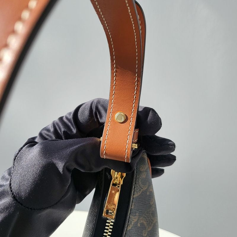 셀린느 트리옹프 아바백 캔버스 미디움