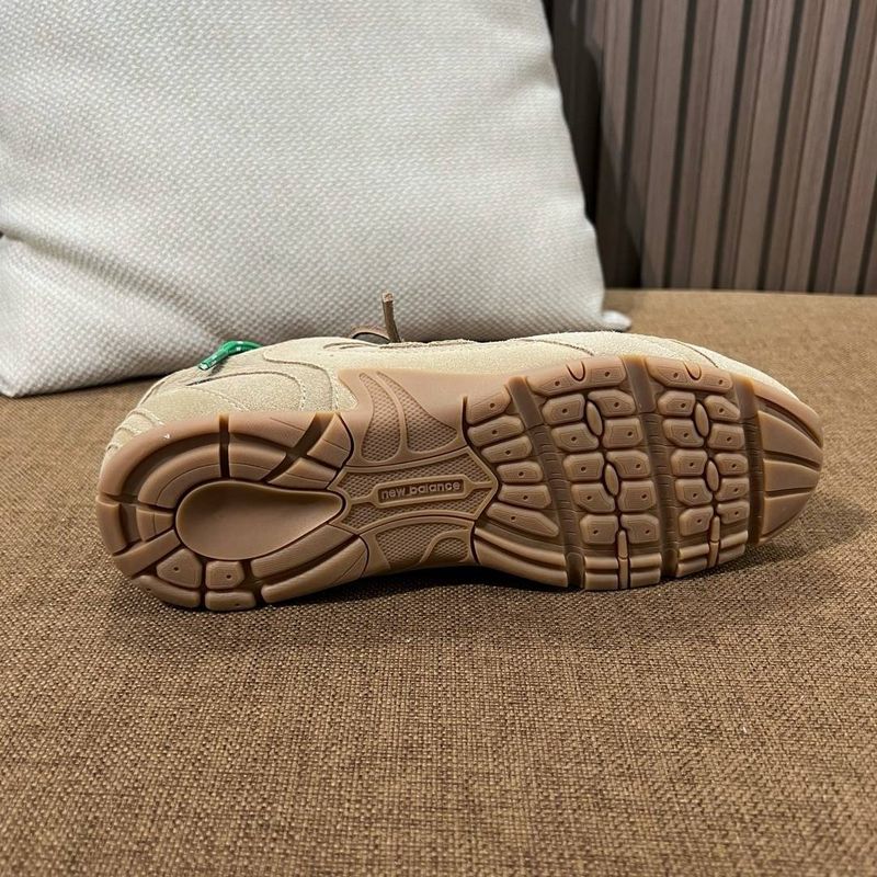 뉴발란스 x 미우 미우 530 스웨이드 메쉬 스니커즈 에크루