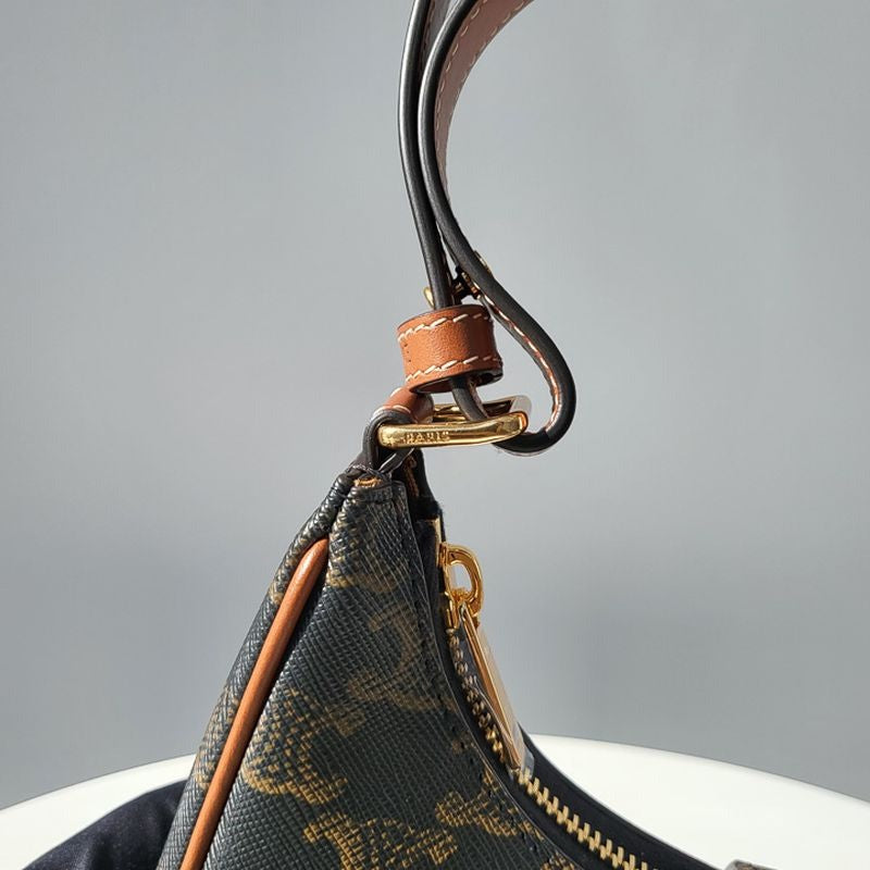 셀린느 트리옹프 아바백 캔버스 미디움