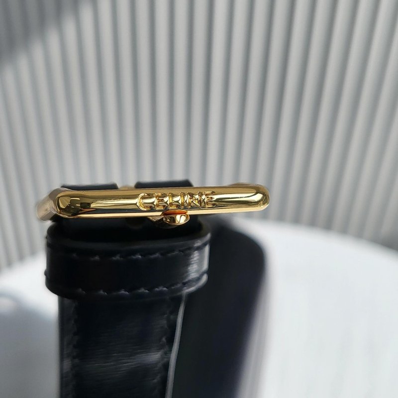 셀린느 트리옹프 숄더백 미디움