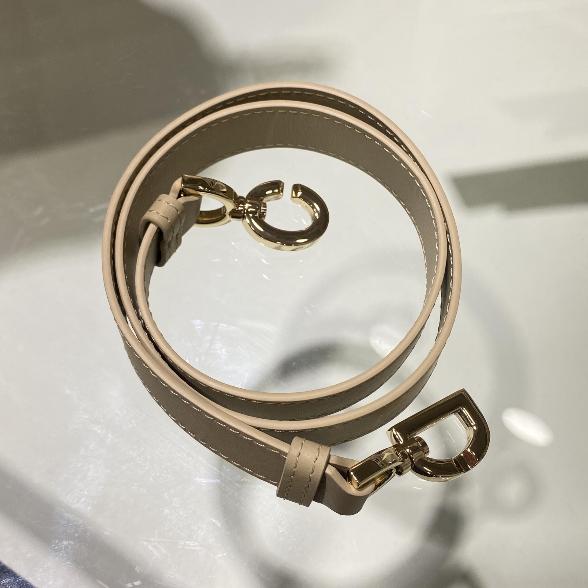 디올 버티컬 뚜주흐백 스몰,미디움