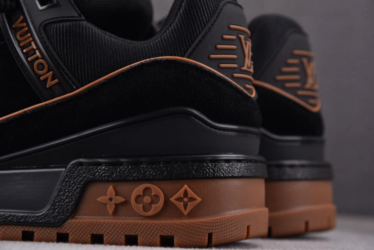 루이비통 LV 트레이너 맥시 스니커즈 스웨이드