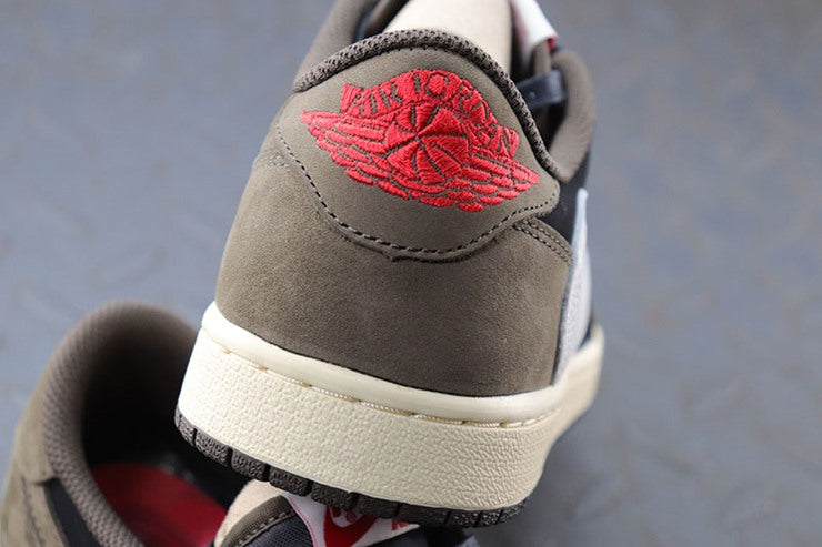 나이키 조던1 트래비스 스캇 레트로 로우 OG SP 모카