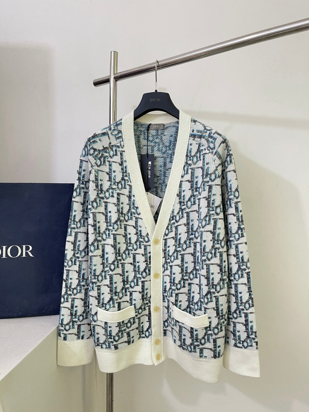 디올 오블리크 버진 울 자카드 가디건