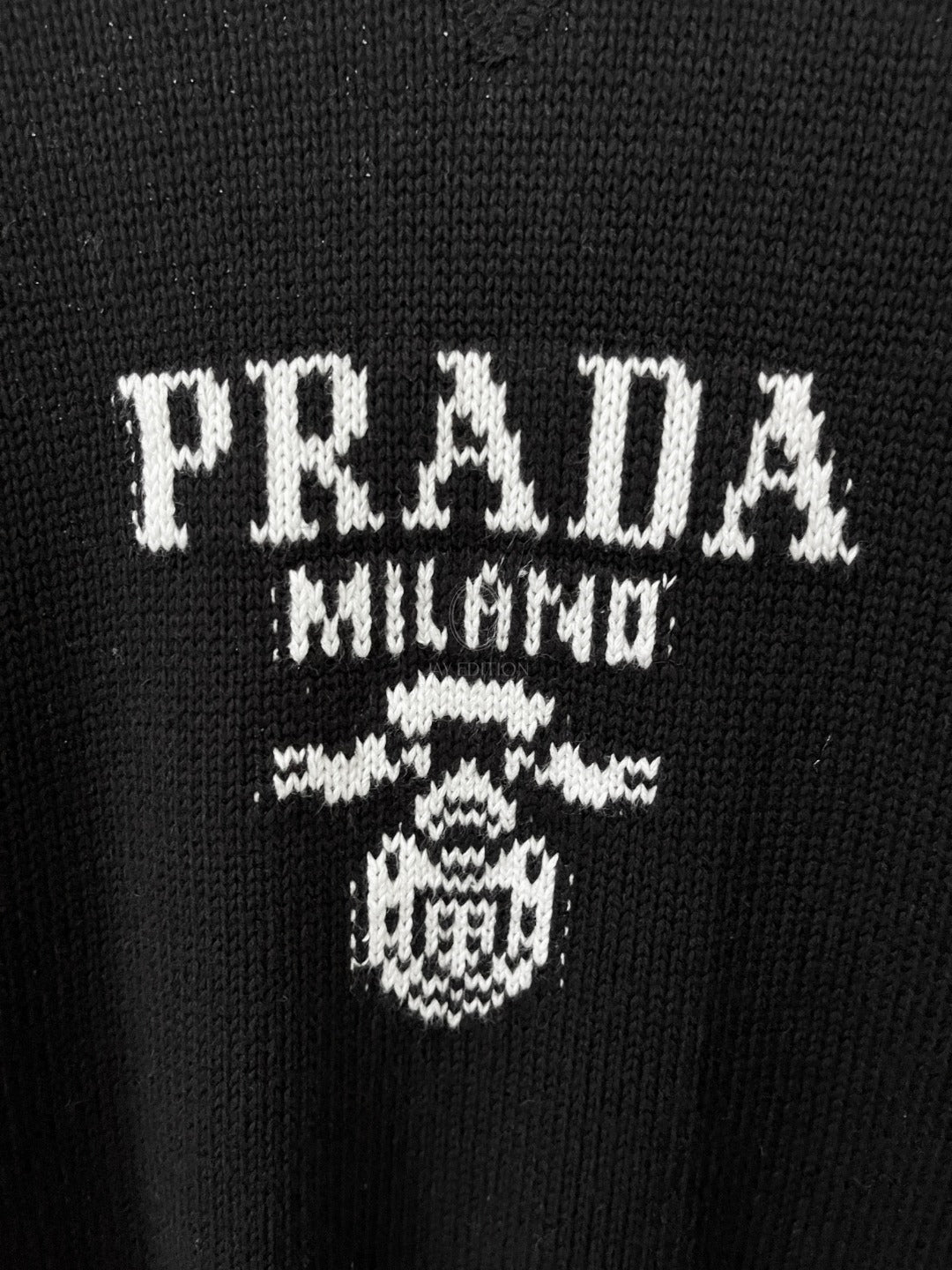 프라다 울 캐시미어 크로우 넥 니트 스웨터