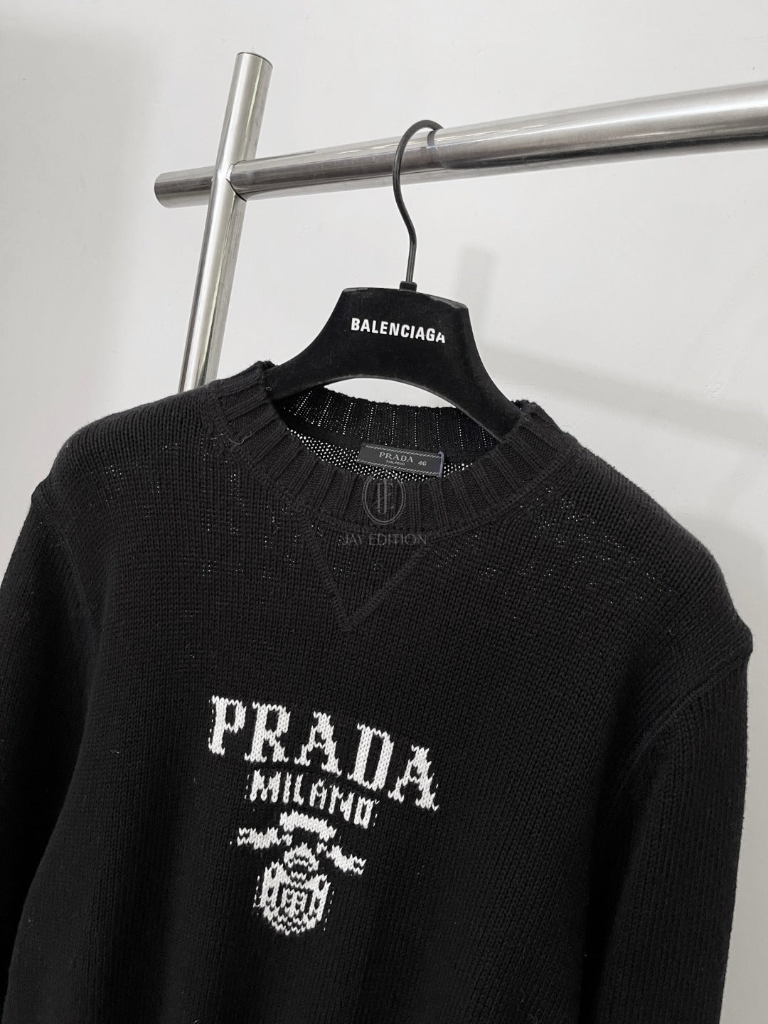 프라다 울 캐시미어 크로우 넥 니트 스웨터