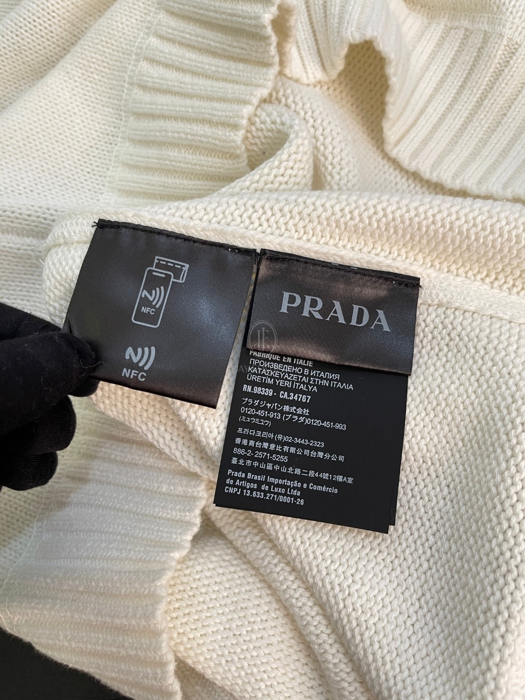 프라다 울 캐시미어 크로우 넥 니트 스웨터