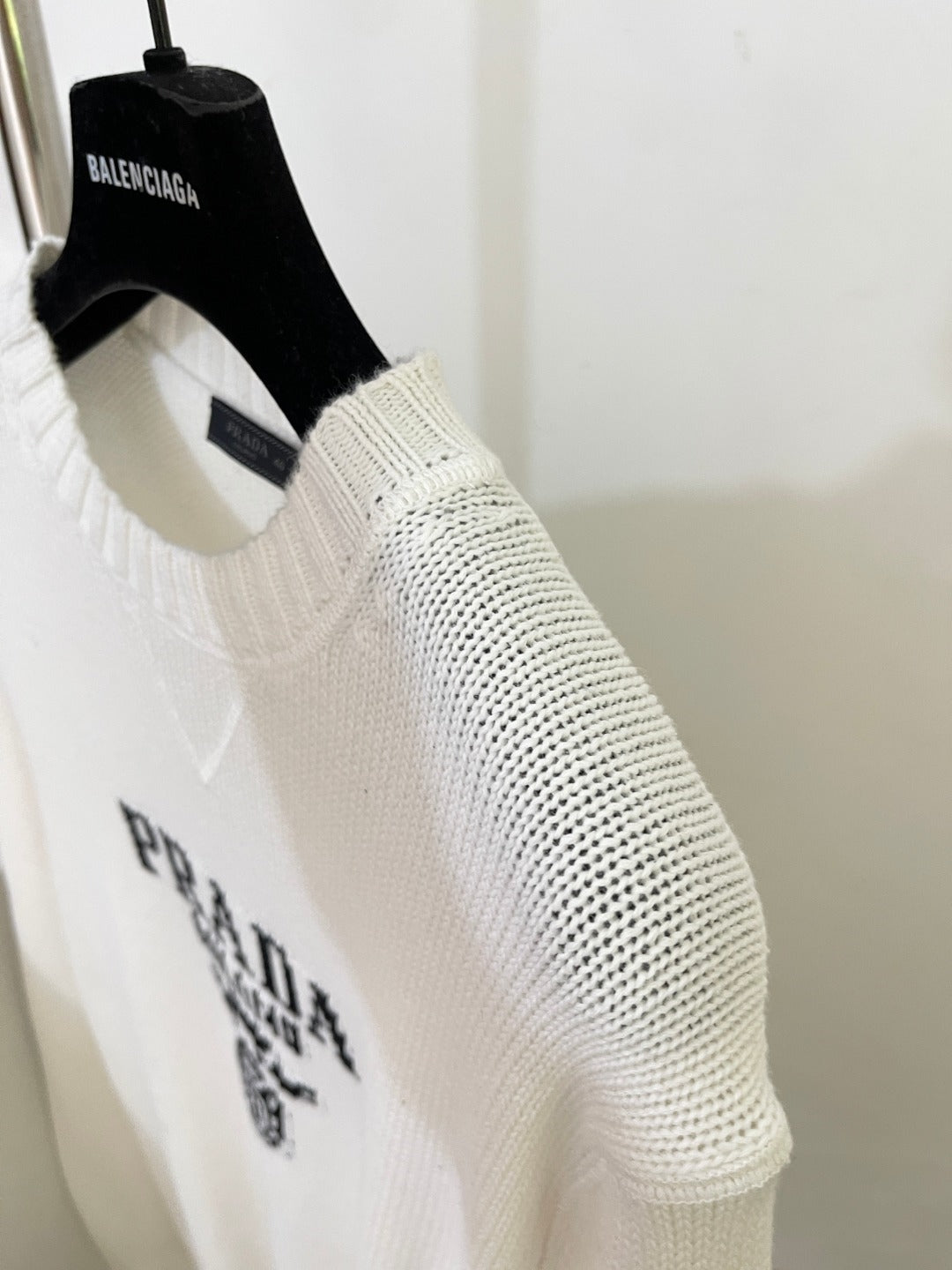 프라다 울 캐시미어 크로우 넥 니트 스웨터