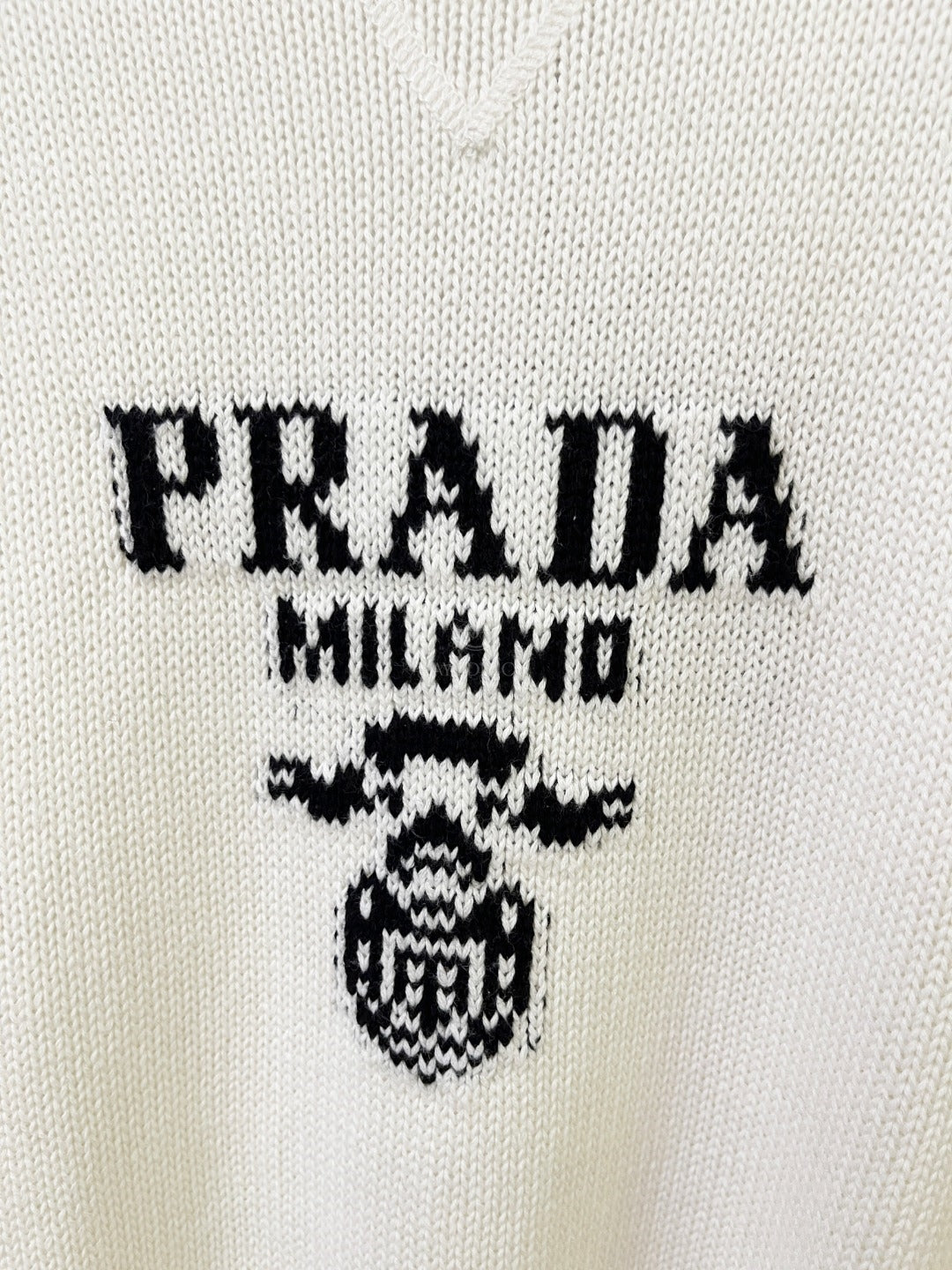 프라다 울 캐시미어 크로우 넥 니트 스웨터