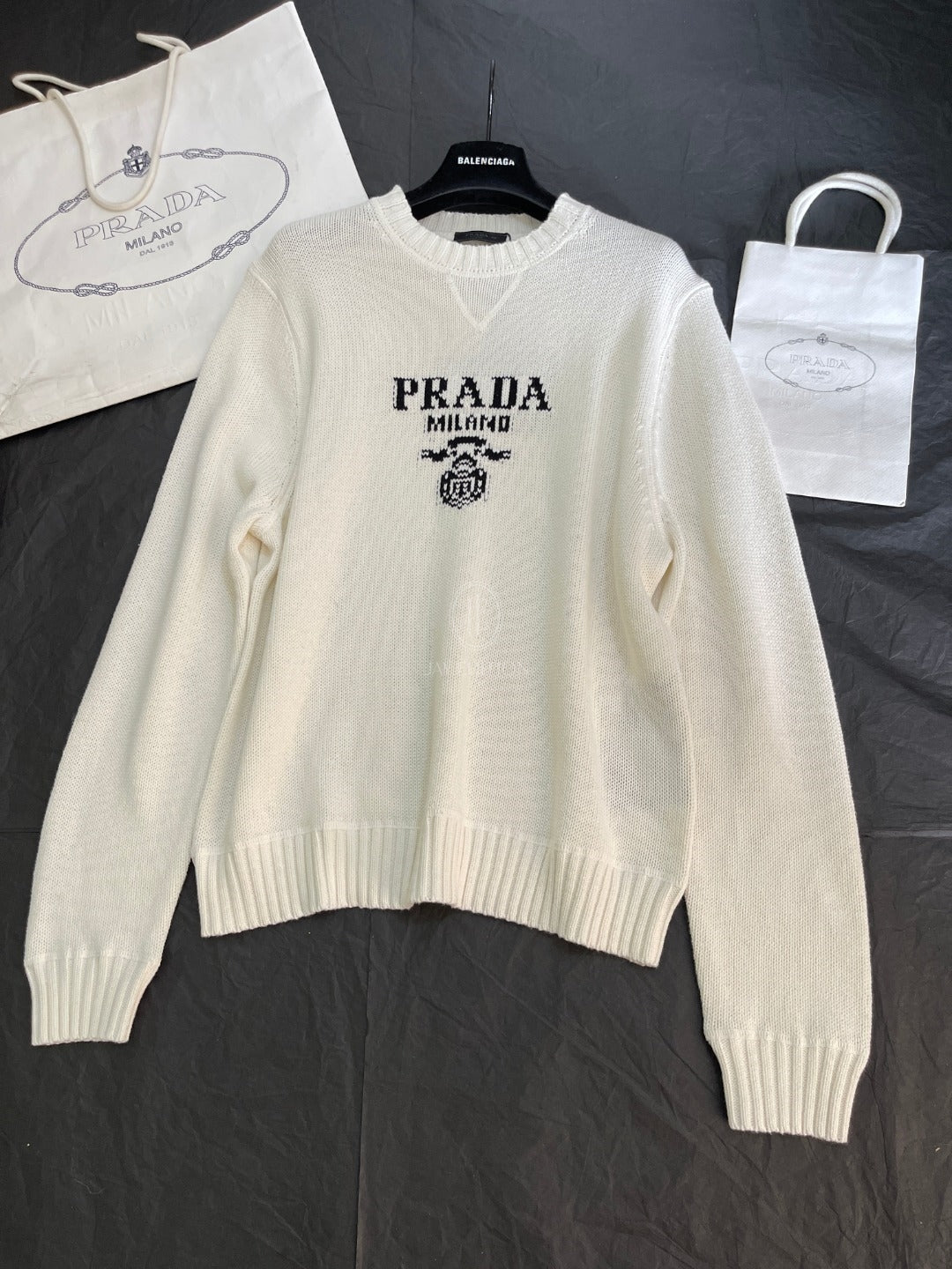 프라다 울 캐시미어 크로우 넥 니트 스웨터