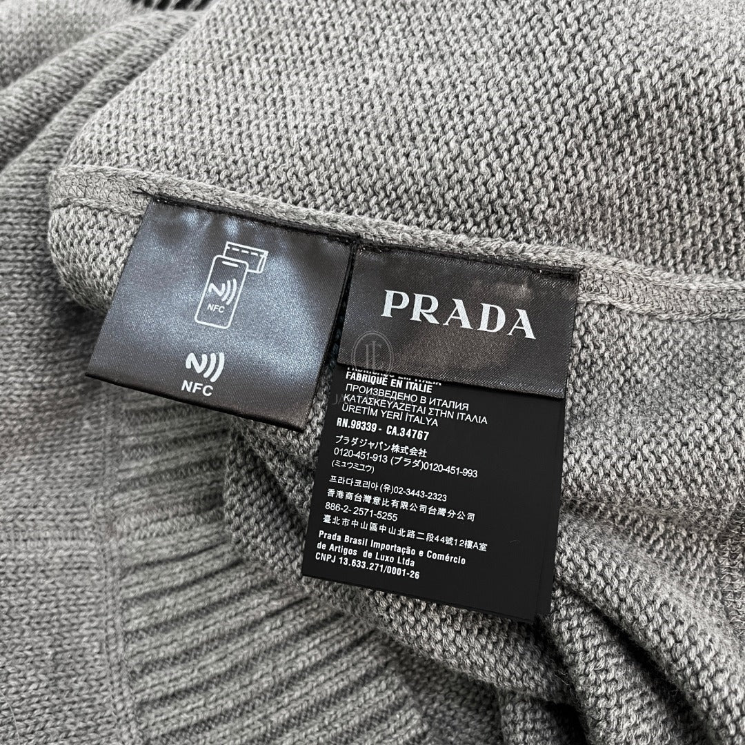 프라다 울 캐시미어 크로우 넥 니트 스웨터