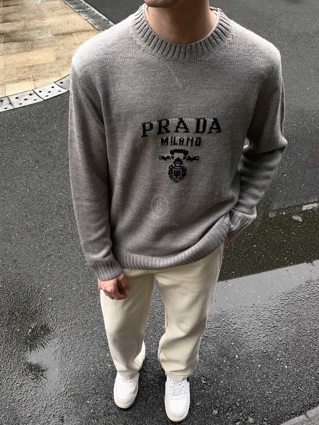 프라다 울 캐시미어 크로우 넥 니트 스웨터