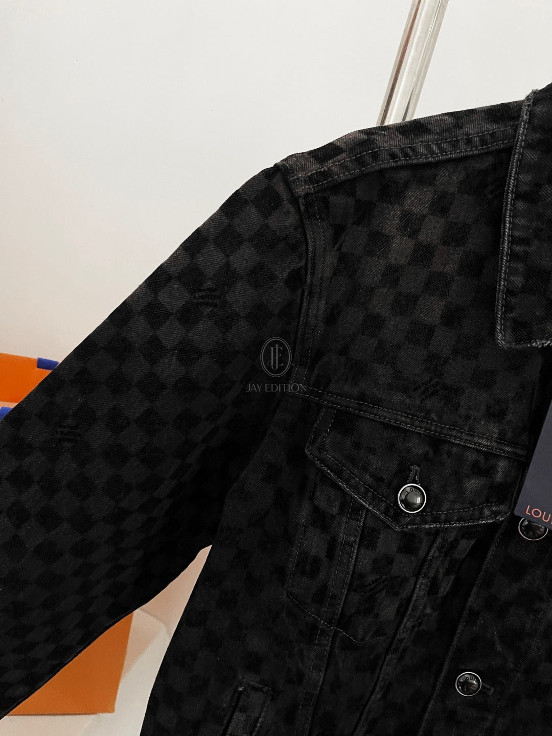 루이비통 플록드 다미에 데님 드러커 자켓