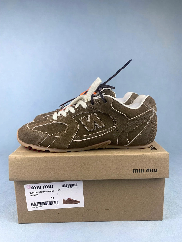 뉴발란스 x 미우 미우 530 스웨이드 메쉬 스니커즈 시나몬