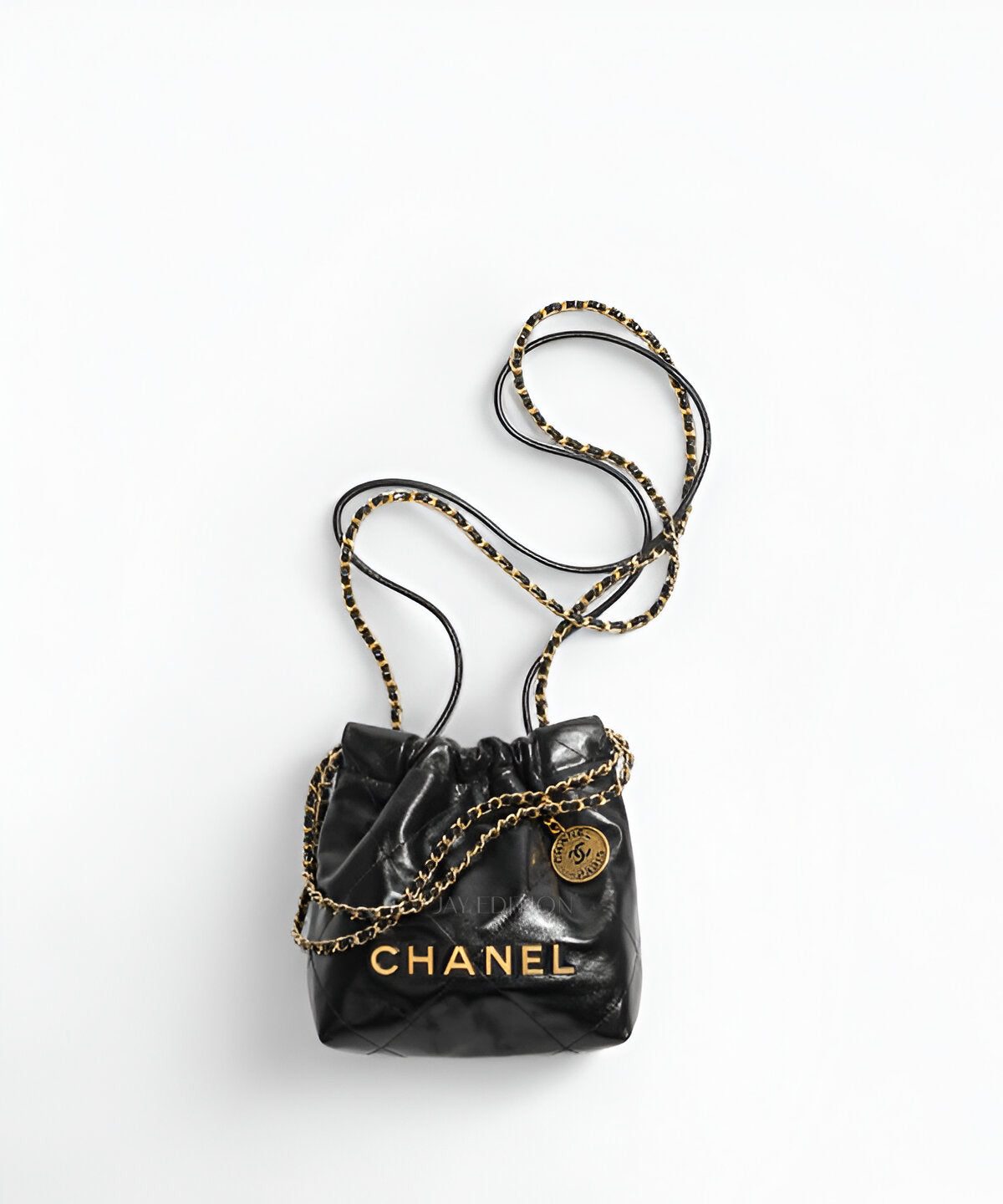 샤넬 22백 미니 가죽 드로스트링 백 샤넬 로고 포인트 체인 스트랩