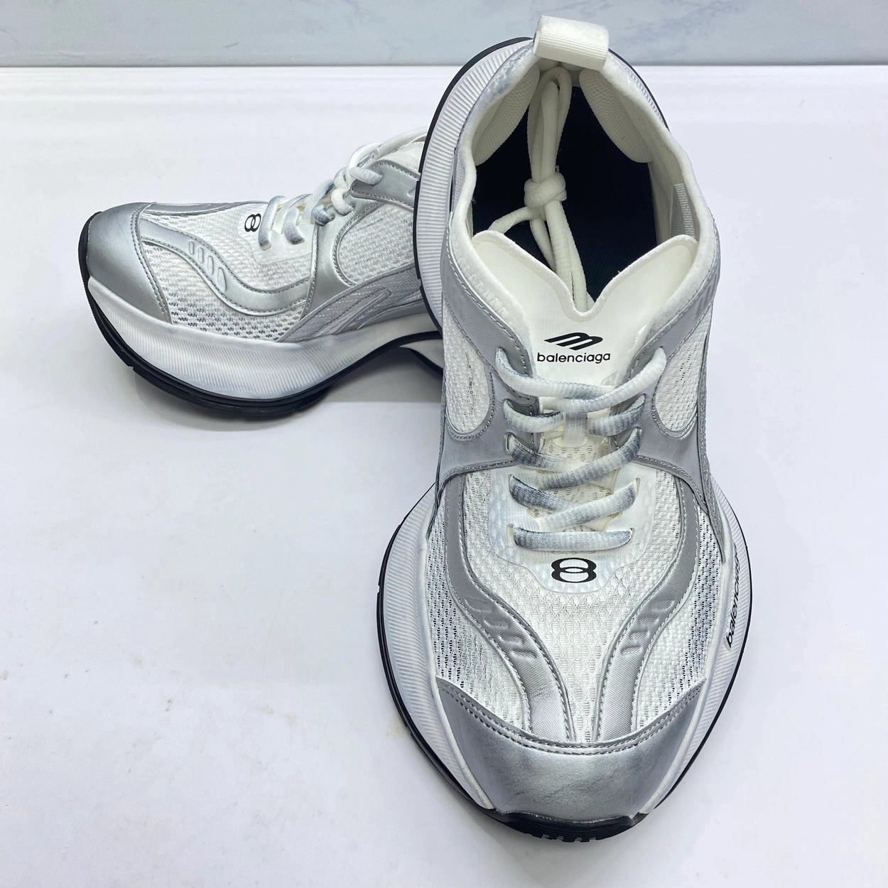 발렌시아가 서킷 스니커즈 화이트 실버