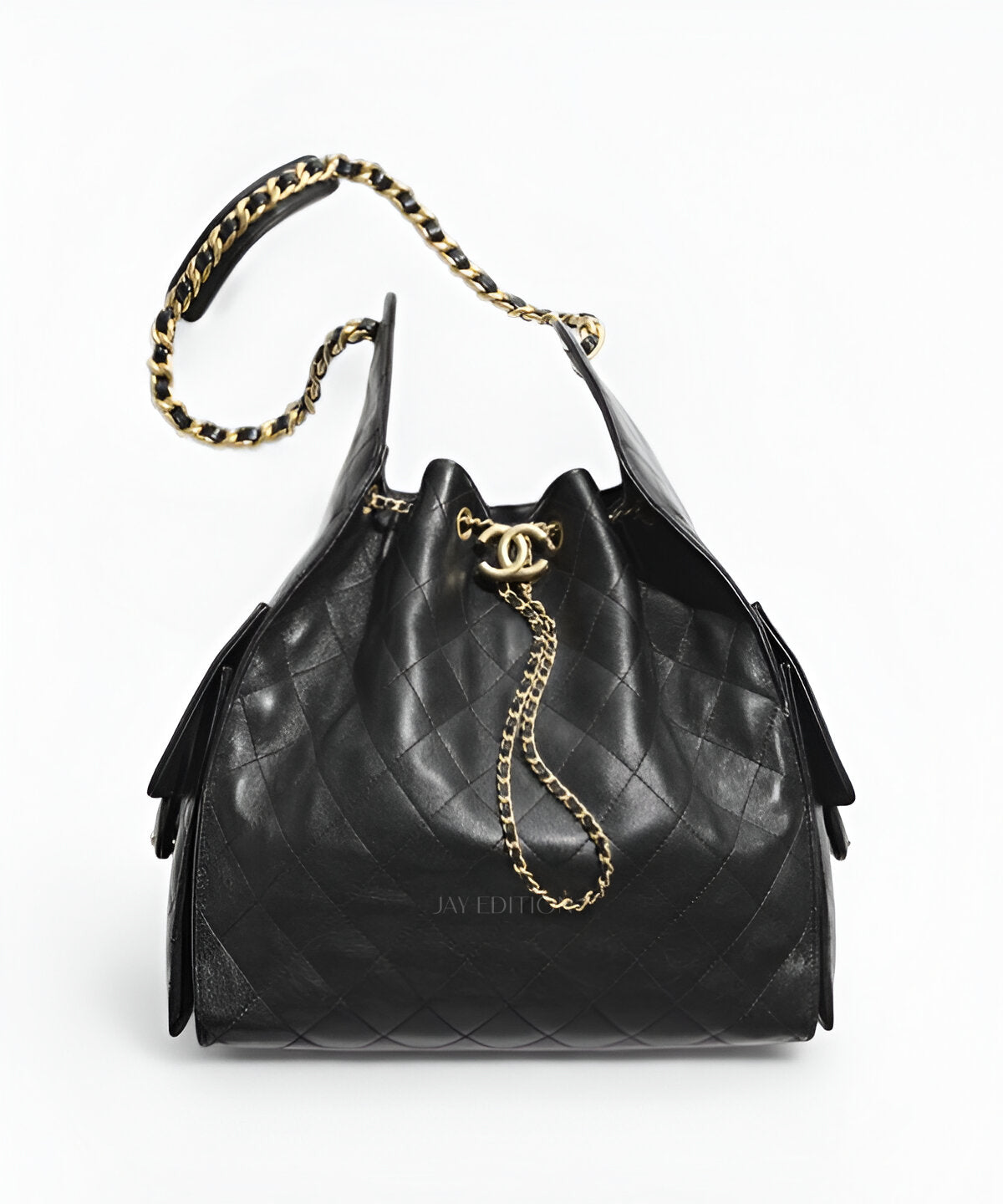 샤넬 25백 미디움 클래식 퀼팅 가죽과 더블 C 로고, 체인 스트랩 디테일 전면 이미지