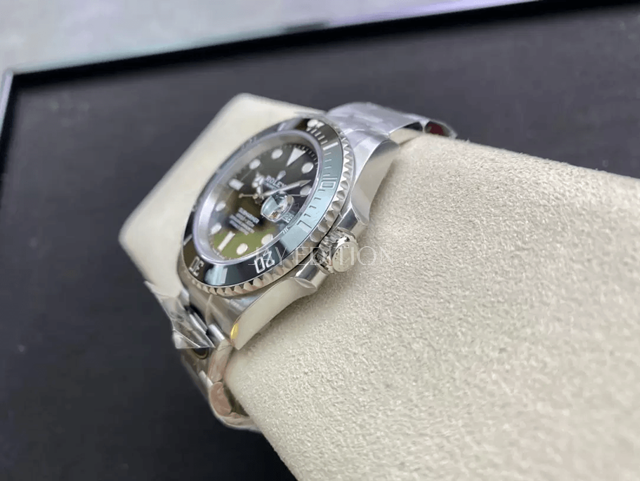 롤렉스 신형 서브마리너 데이트 검판 41mm