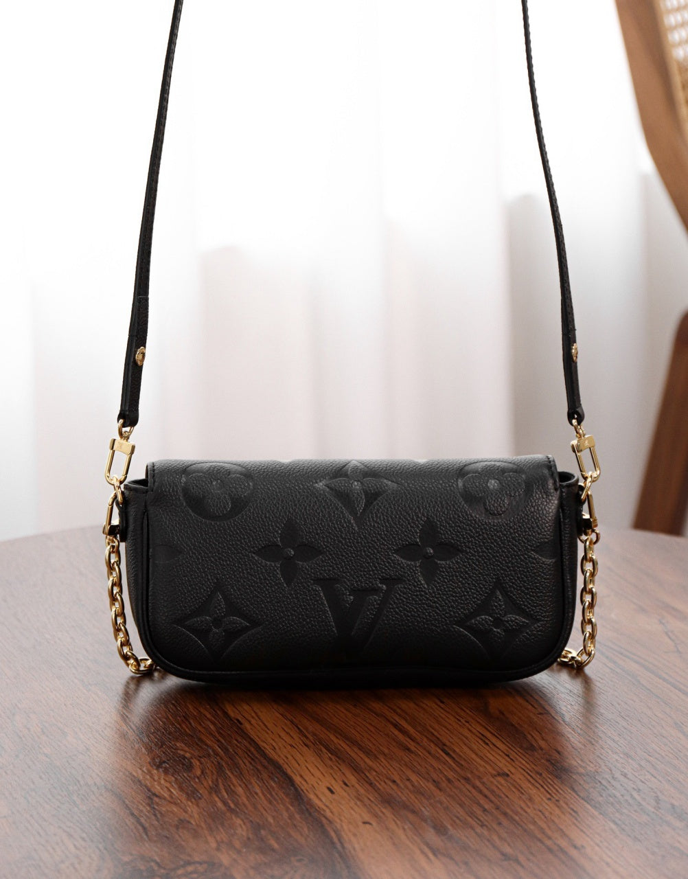 루이비통 아이비 WOC 앙프렝뜨