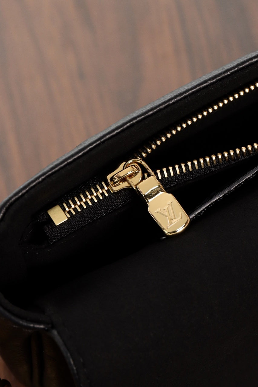 루이비통 아이비 WOC 앙프렝뜨