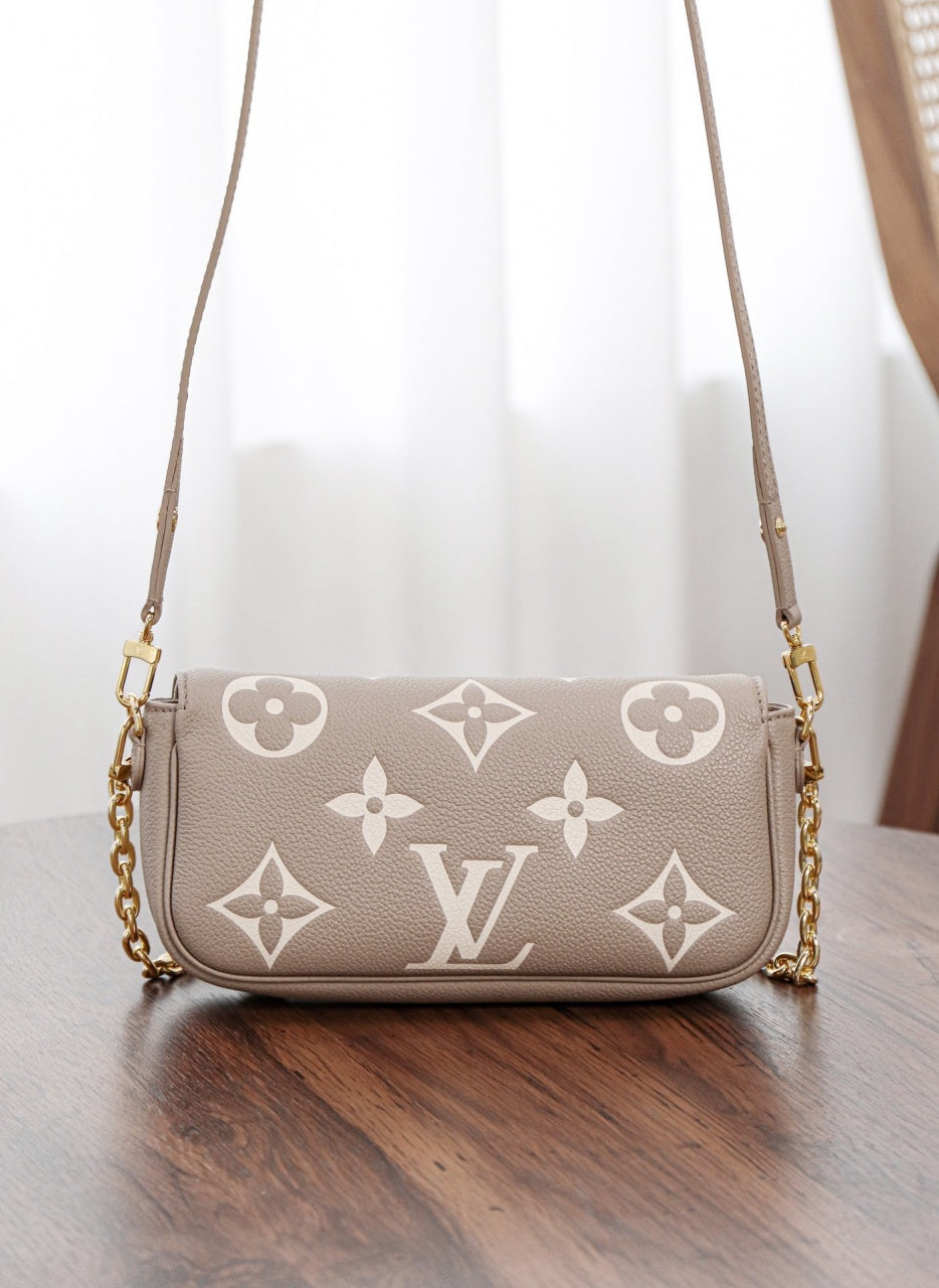 루이비통 아이비 WOC 앙프렝뜨