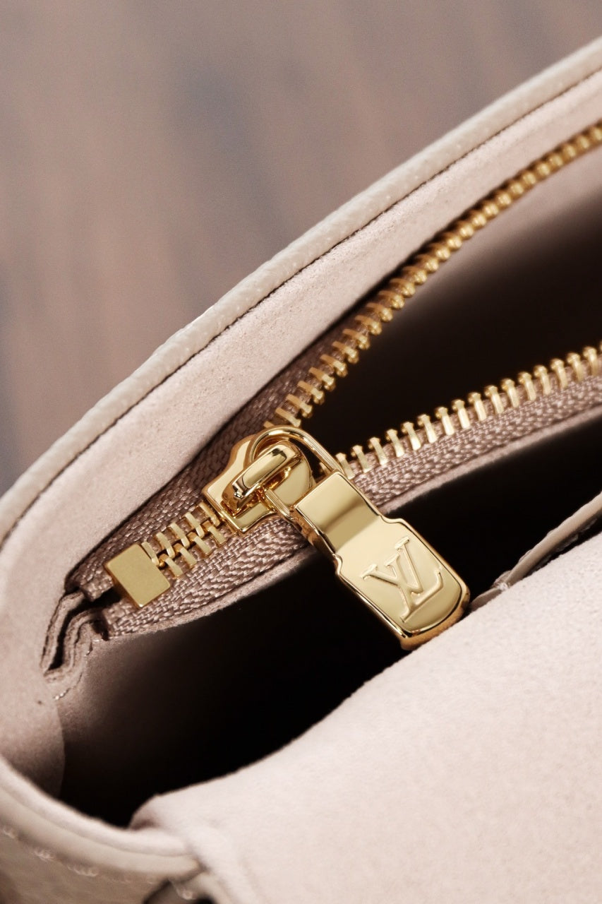 루이비통 아이비 WOC 앙프렝뜨