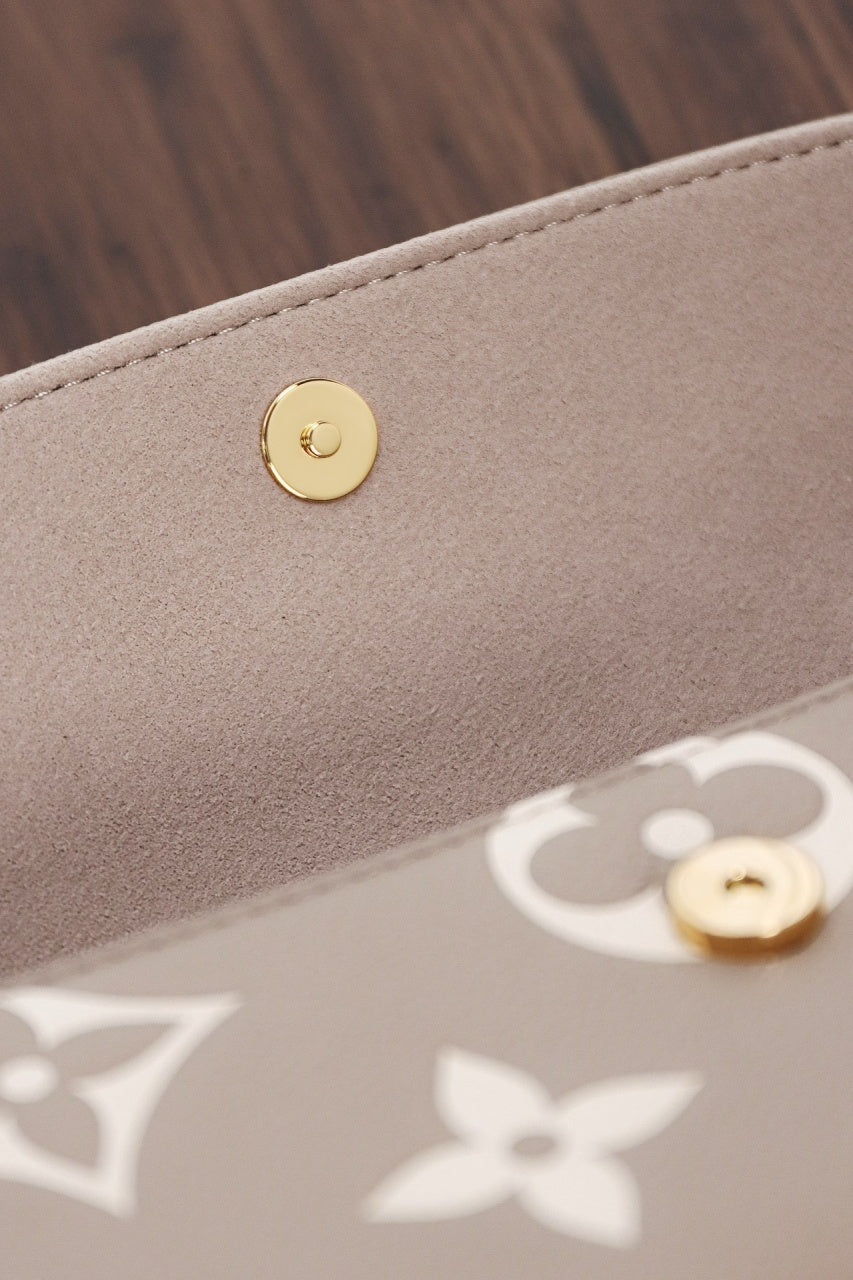 루이비통 아이비 WOC 앙프렝뜨