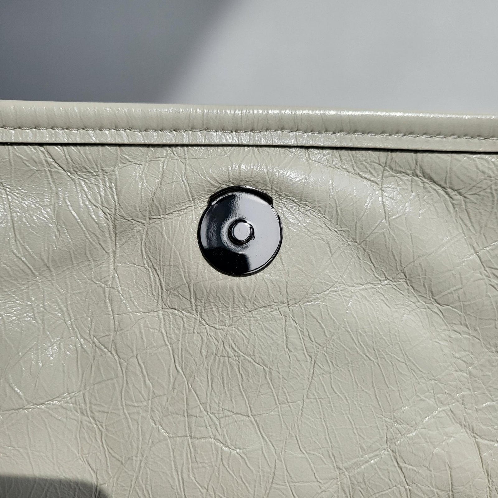 생로랑 니키백 미디움 빈티지 레더