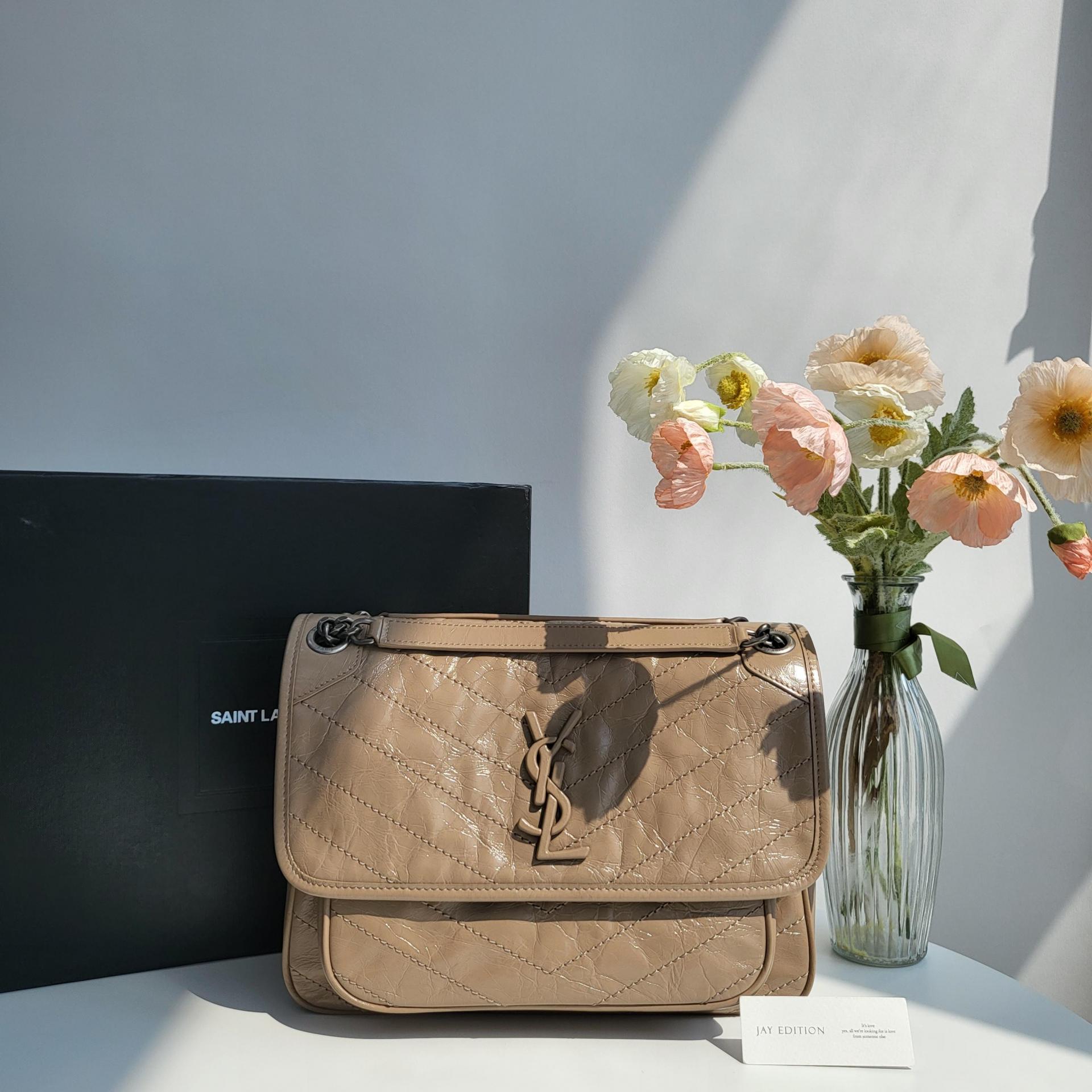 생로랑 니키백 미디움 빈티지 레더