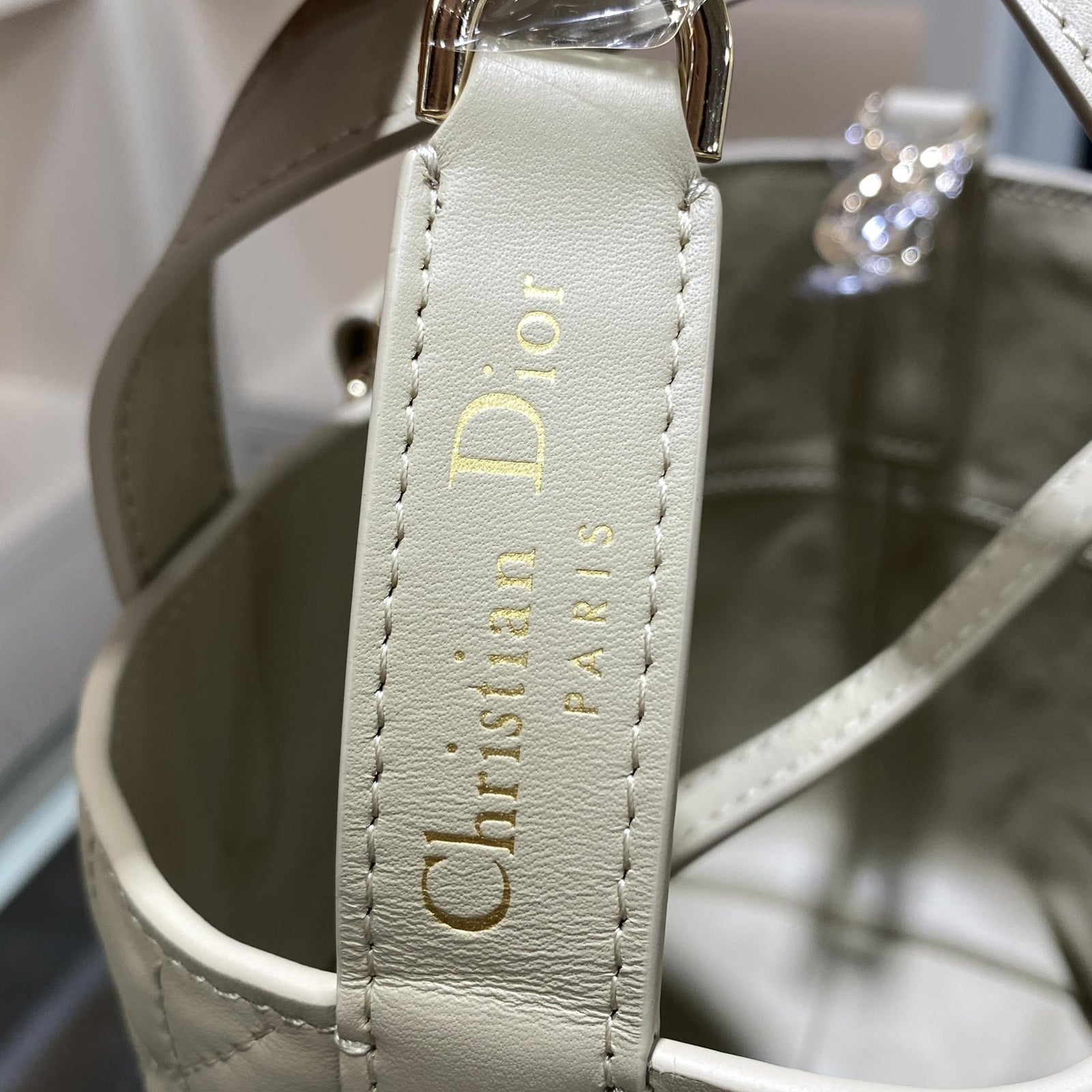 디올 버티컬 뚜주흐백 스몰,미디움