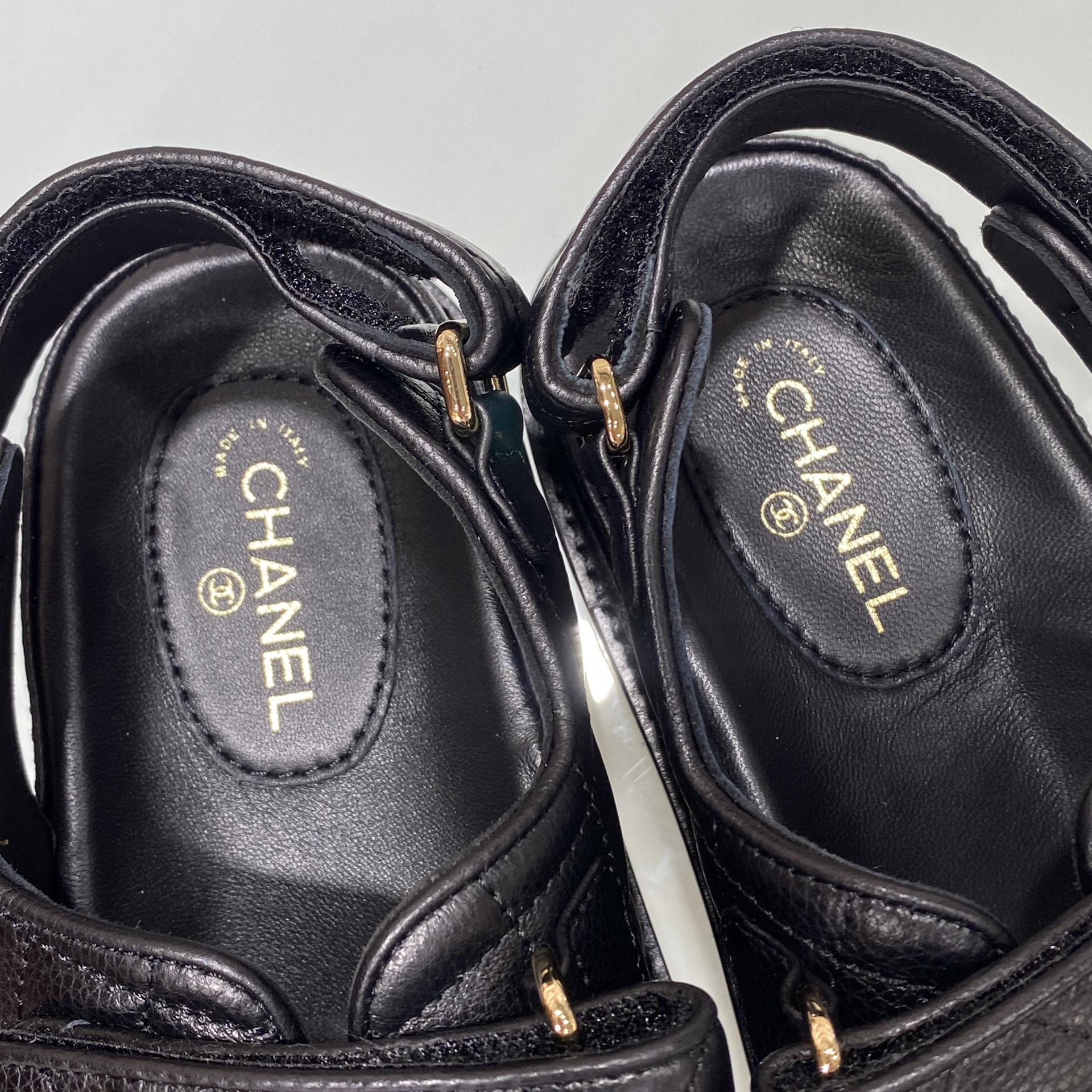 샤넬 크루즈 벨크로 가죽 샌들