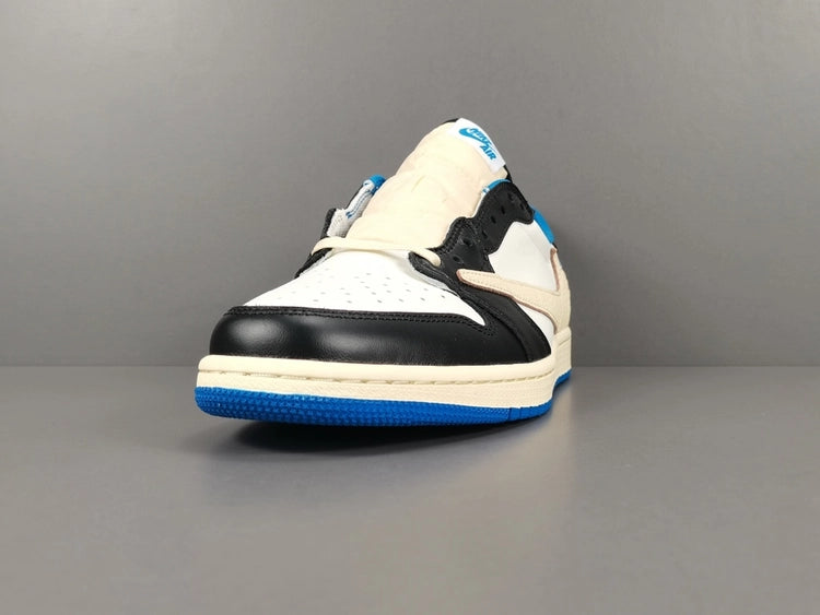 나이키 조던 1 x 트래비스 스캇 x 프라그먼트 레트로 로우 OG SP 밀리터리 블루