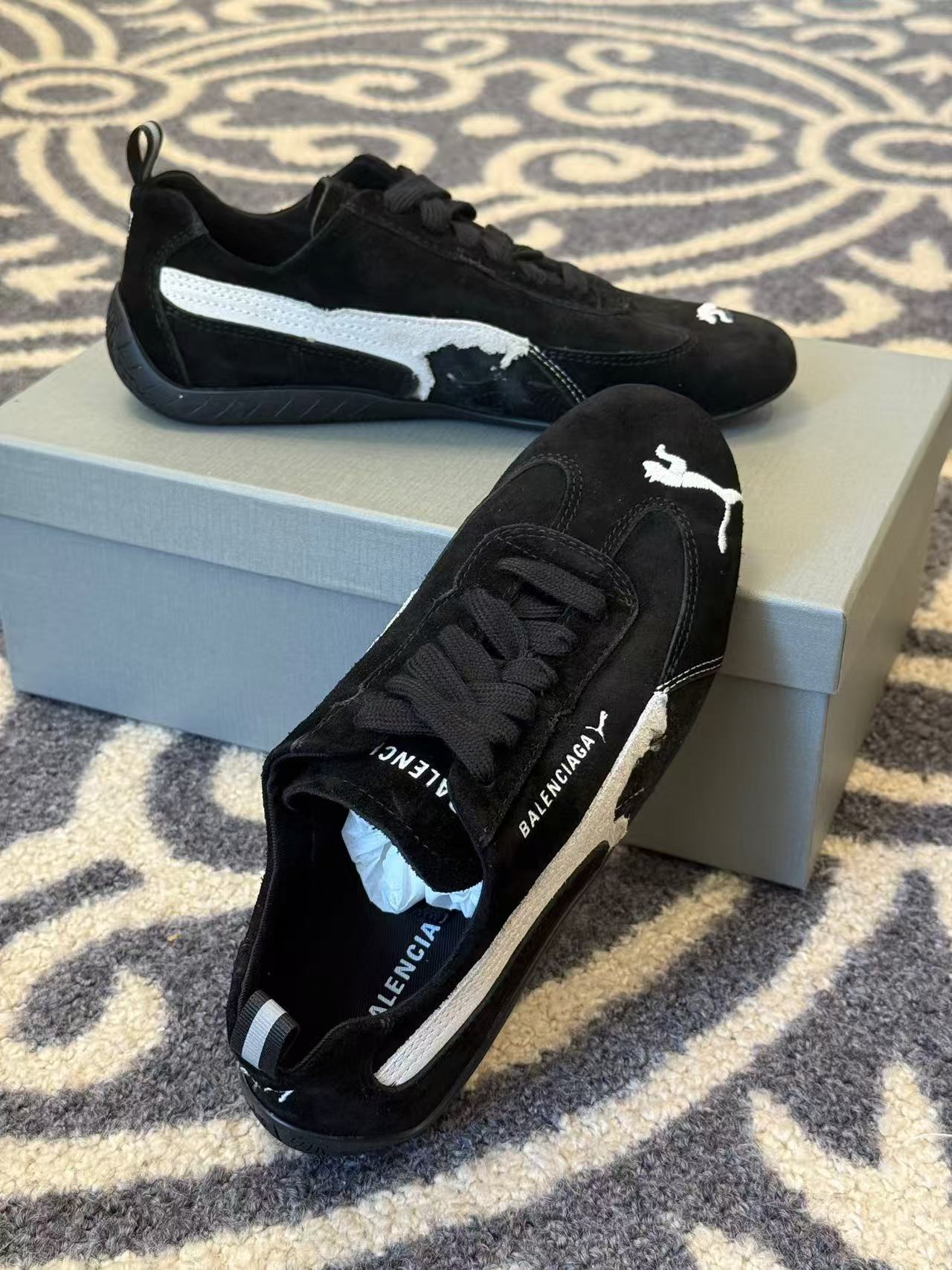 발렌시아가 x 푸마 스피드캣 스웨이드 블랙 화이트