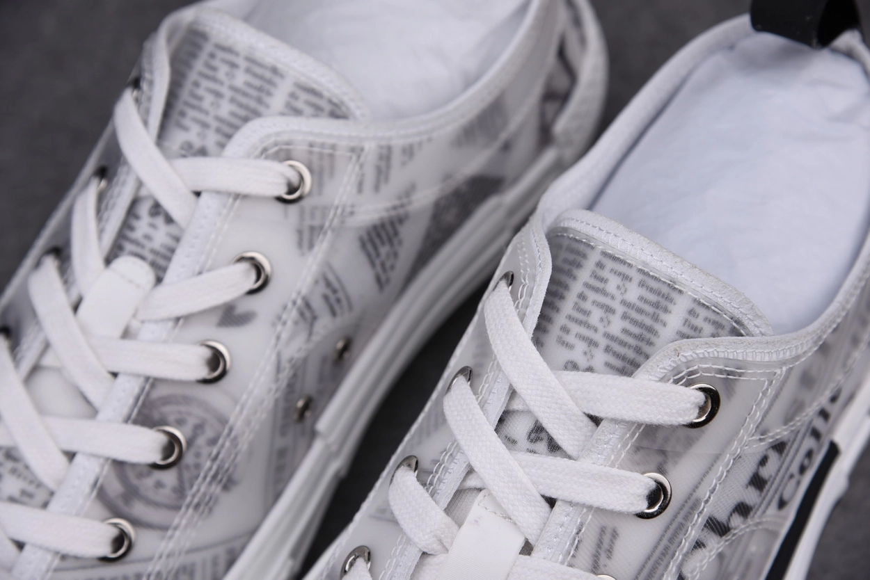 디올 x 다니엘 아샴 B23 로우탑 스니커즈 화이트 캔버스 뉴스프린트