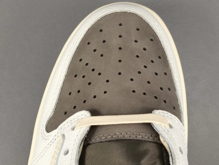 나이키 조던 1 x 트래비스 스캇 레트로 로우 OG SP 세일 앤 리저록