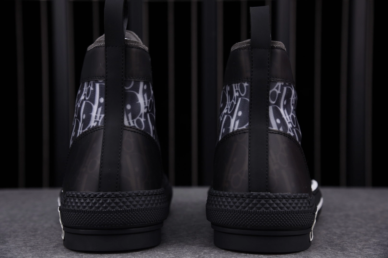 디올 B23 하이탑 스니커즈