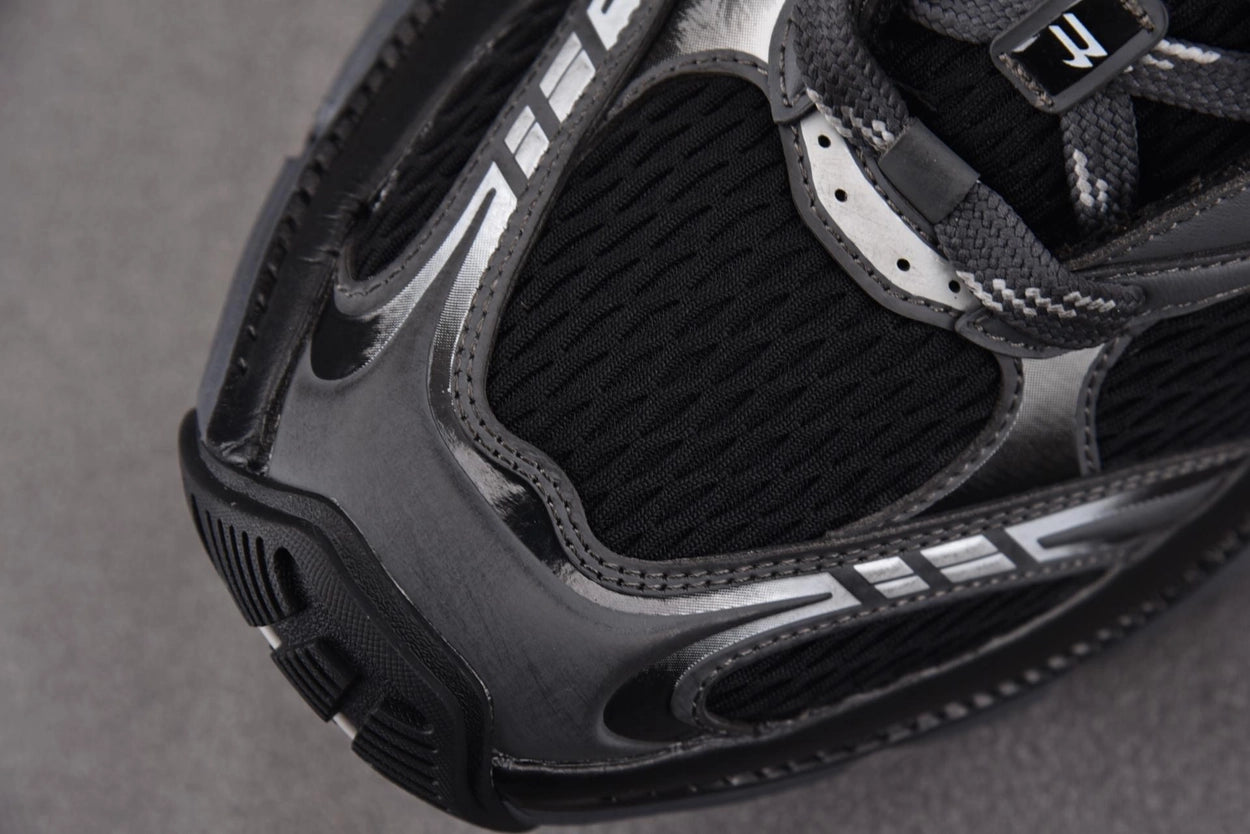 발렌시아가 6XL 스니커즈 블랙 그레이