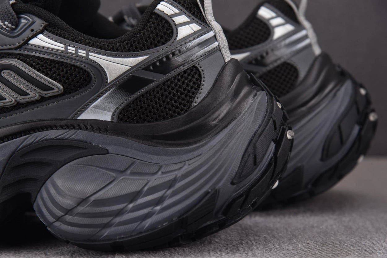 발렌시아가 6XL 스니커즈 블랙 그레이