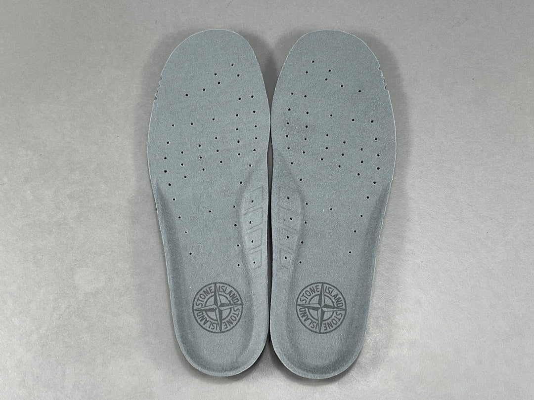 뉴발란스 x 스톤 아일랜드 991v2 메이드 인 UK 블랙 올리브 나이트