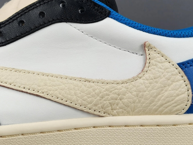 나이키 조던 1 x 트래비스 스캇 x 프라그먼트 레트로 로우 OG SP 밀리터리 블루