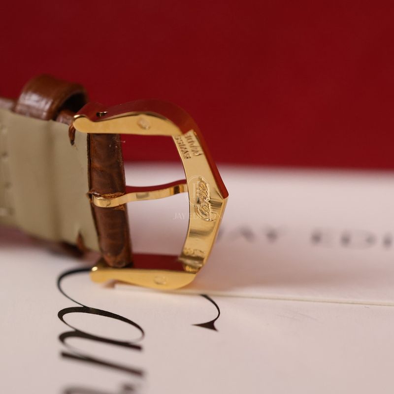 까르띠에 탱크 루이 옐로우골드 브라운스트랩