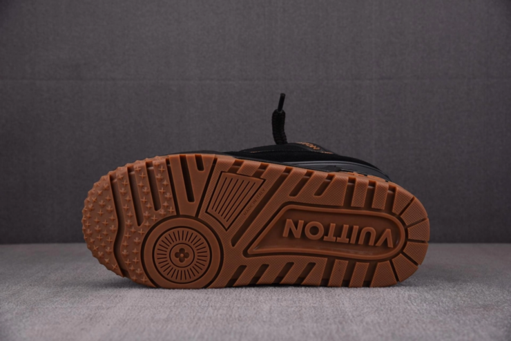 루이비통 LV 트레이너 맥시 스니커즈 스웨이드