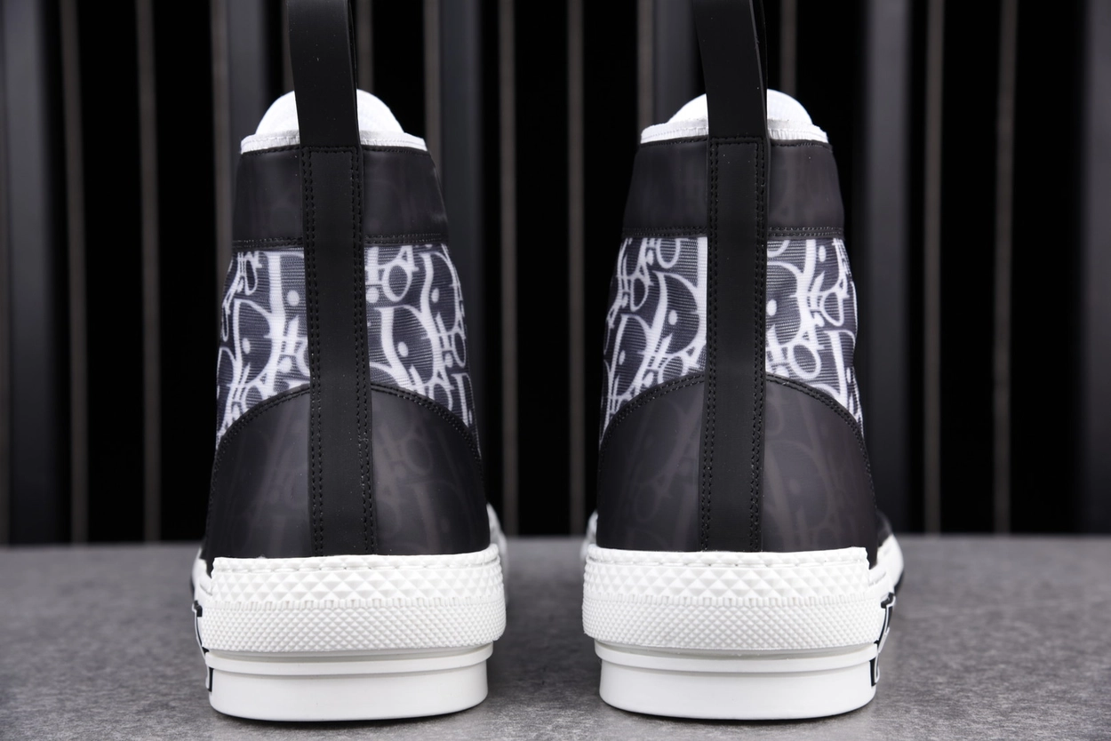 디올 B23 하이탑 스니커즈