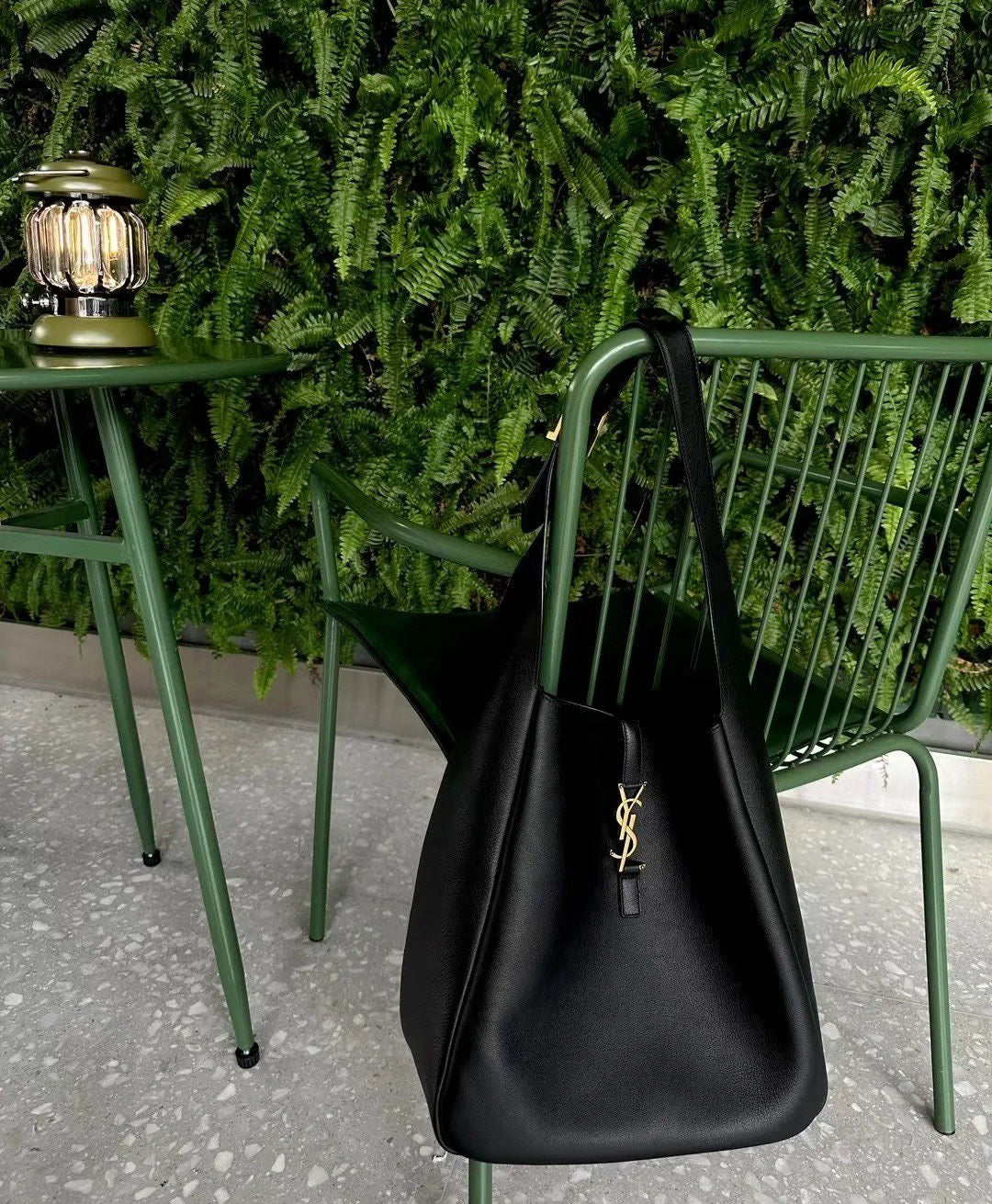 생로랑 LE 5À7 서플 라지 그레인 레더