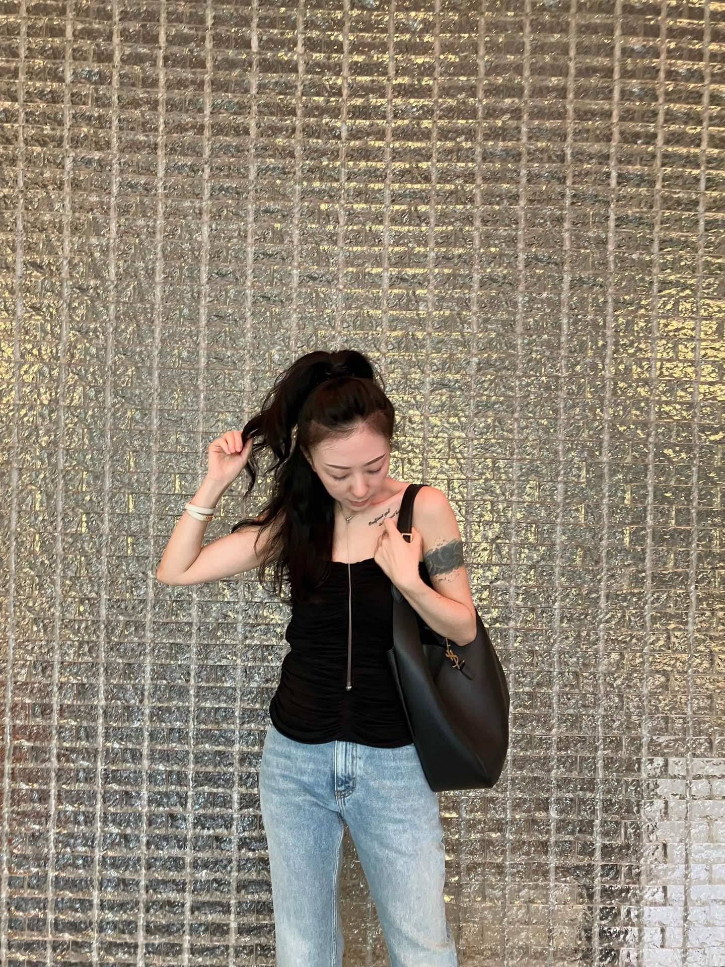 생로랑 LE 5À7 서플 라지 그레인 레더