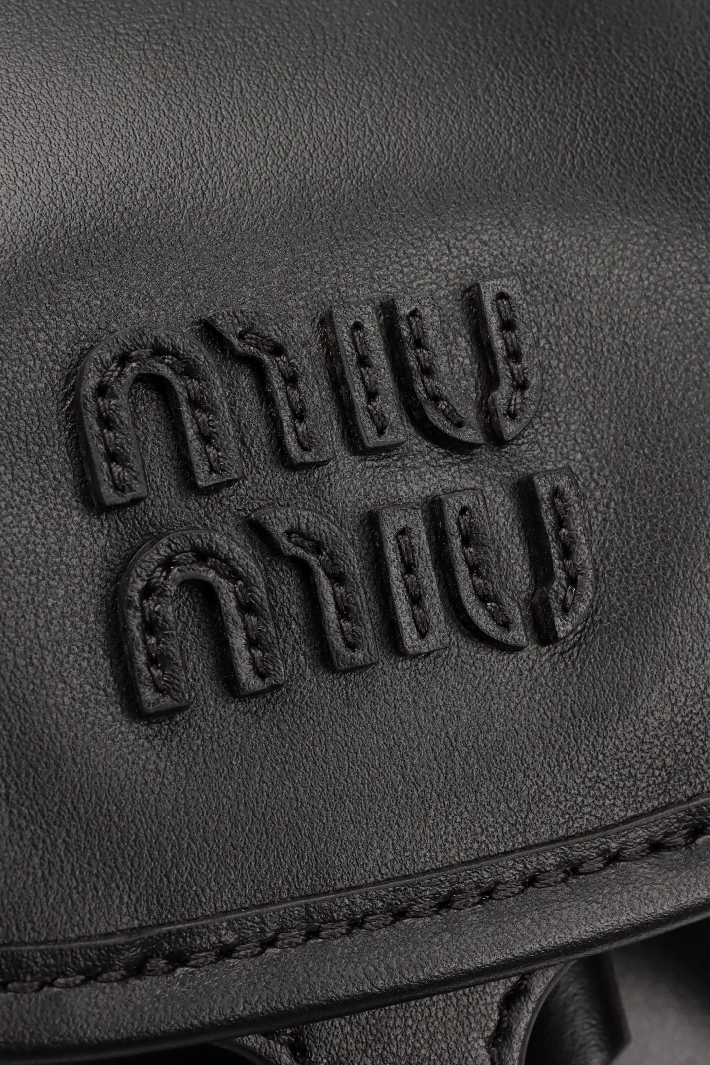 미우미우 가죽 백팩