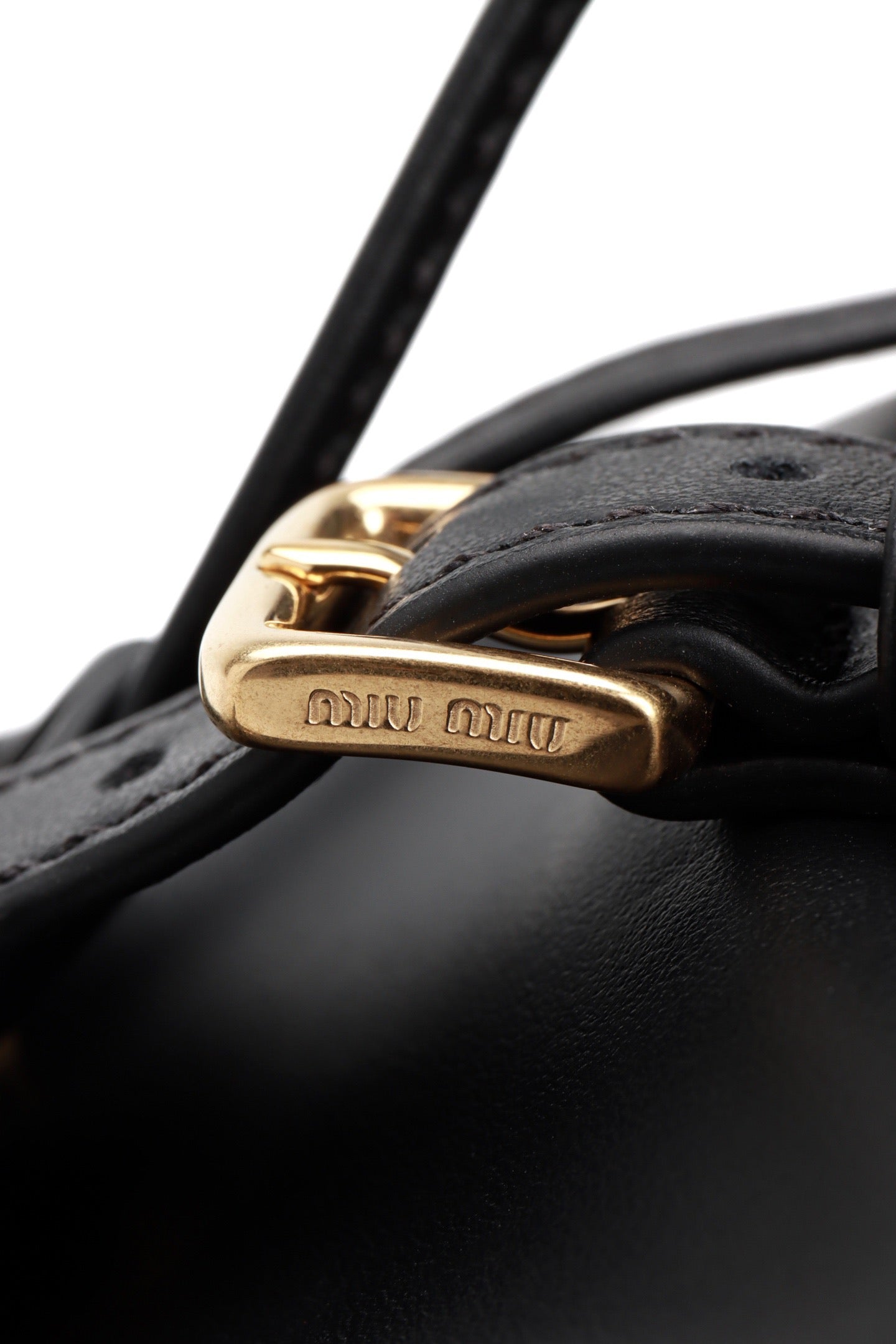 미우미우 가죽 백팩