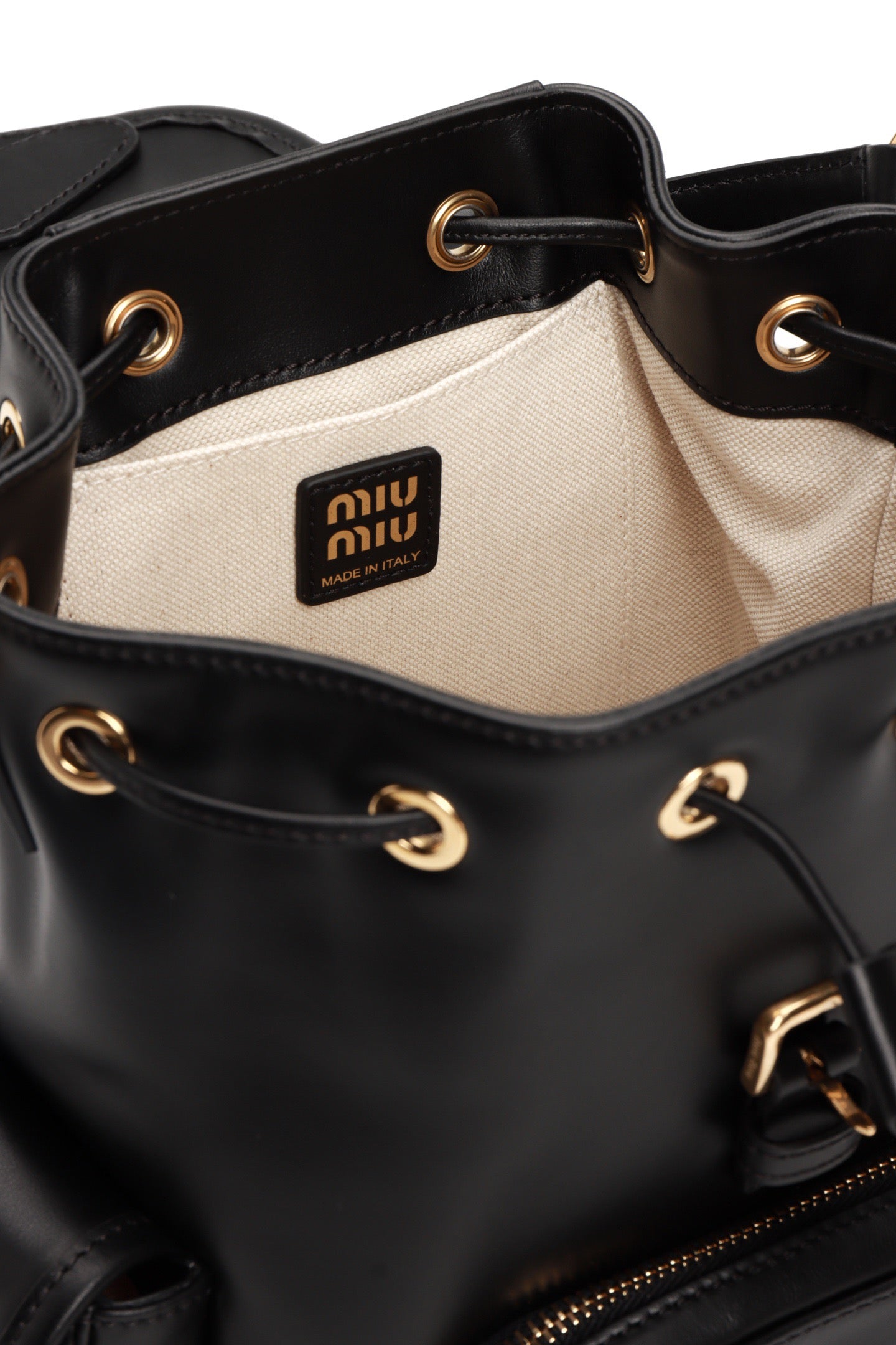 미우미우 가죽 백팩