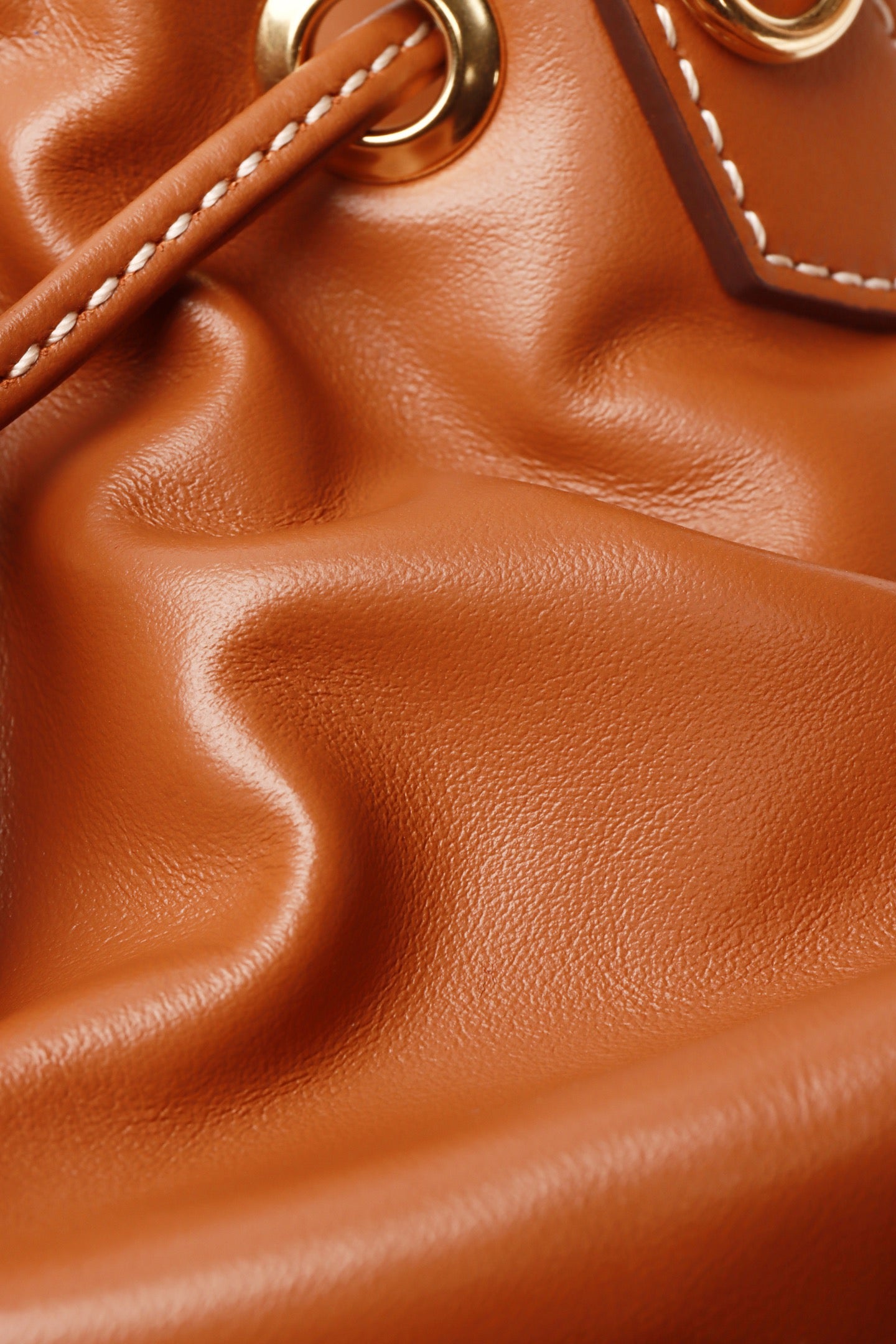 미우미우 가죽 백팩